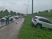 В Самарской области на трассе М5 "Тойота" влетела в "Гранту"