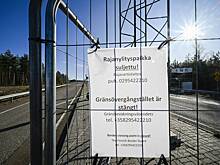 Забор на границе стал туристической достопримечательностью