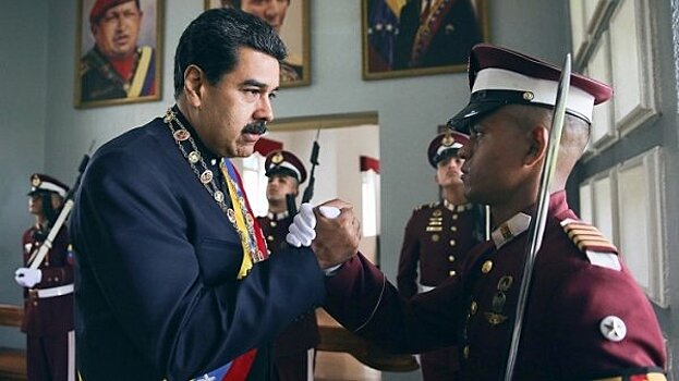Мадуро потребовал от военных бороться с попытками нарушить работу систем электроснабжения