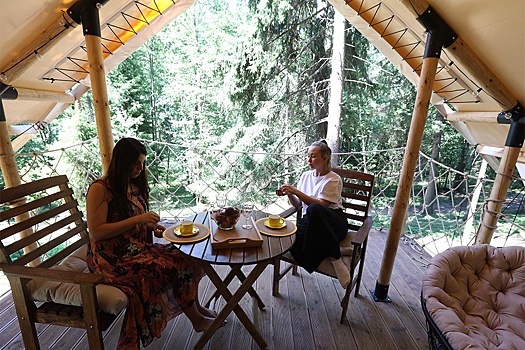 Эксперт Жанна Кира объяснила рост спроса на глэмпинги в России