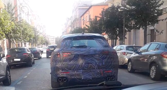 Новую версию Maserati Grecale заметили во время тестов