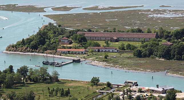 Ужасы первого карантина в мире: как Венеция боролась с Черной смертью