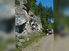 Туристов, изрисовавших алтайские скалы, предлагают отправить на общественные работы