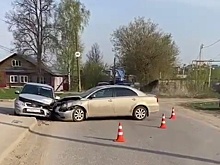 Две машины столкнулись на перекрестке в Нижегородской области