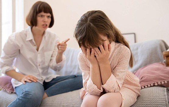 Психолог назвал пять фраз, которые никогда нельзя говорить своему ребенку