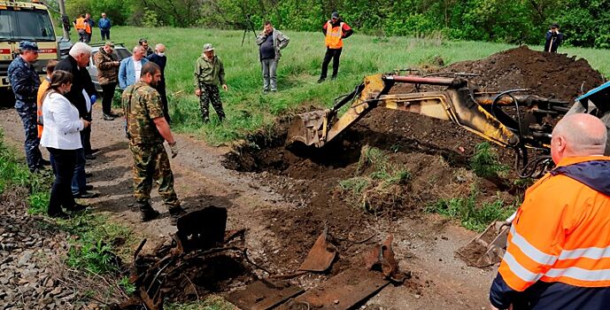 В Ростовской области полицейские приняли участие в раскопках бронепоезда