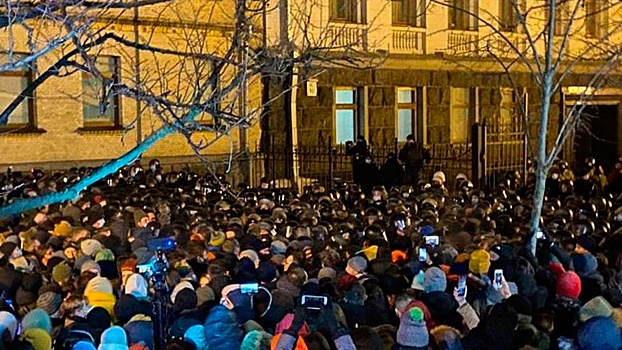 В ходе беспорядков в Киеве пострадали 27 правоохранителей