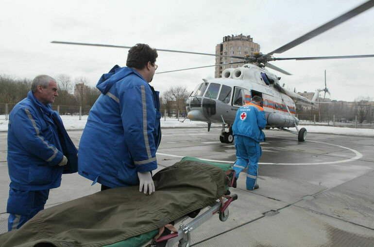 Вертолет МЧС прилетел в Брянск для эвакуации пострадавших при стрельбе в школе