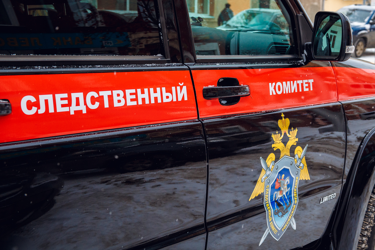 Очевидцы сообщили о самоубийце на игровой площадке в Киселевске