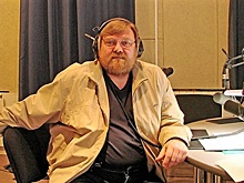 Умер известный актер озвучивания, чьим голосом говорят Хопкинс и другие звезды Голливуда