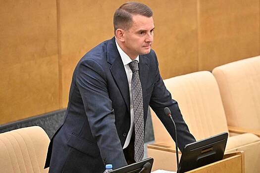 Соратник Жириновского решил подать в суд на Слуцкого и ЛДПР