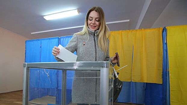 В украинское посольство в Анкаре до полудня пришли три избирателя
