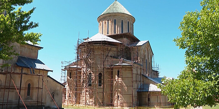 Гелатский монастырь в Грузии реставрируют после «тюнинга» по проекту Саакашвили
