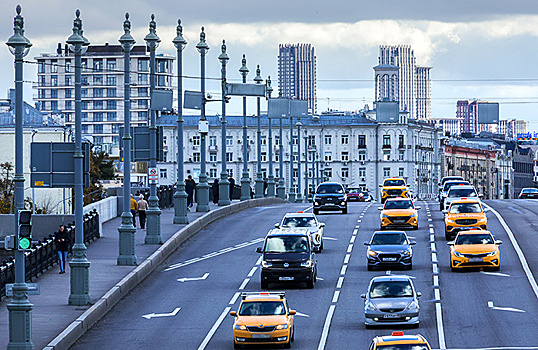 У половины машин таксопарка в России нет ОСАГО