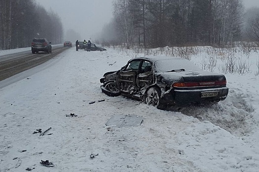 Автоледи устроила тройное ДТП на свердловской трассе