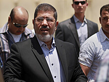 Экс-президент Египта Мурси умер в суде