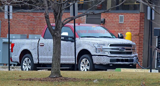 Ford показал новый электрический пикап F-150 Lightning в ходе визита Байдена на завод в Мичигане