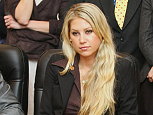 82-летнего свёкра Анны Курниковой обвинили в изнасиловании двух женщин