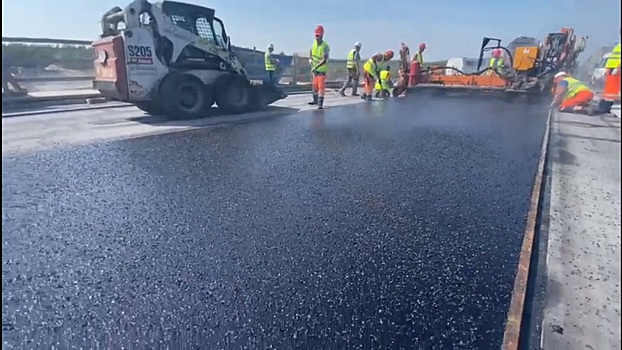 На 4 этапе строящейся трассы М‑12 Москва – Казань впервые начали укладку литого асфальтобетона