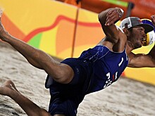 Стояновский и Красильников одержали третью победу на ЧМ по пляжному волейболу