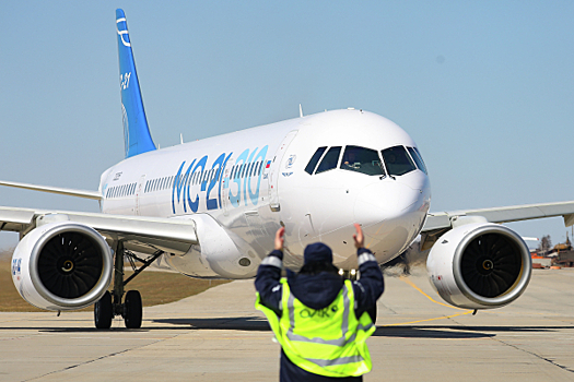 «А что вы мне сделаете?»: Дебоширам в самолетах пригрозили «черными списками»