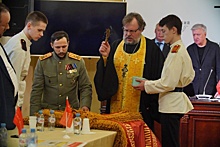В Петербурге патриотическим объединениям вручили священные стяги