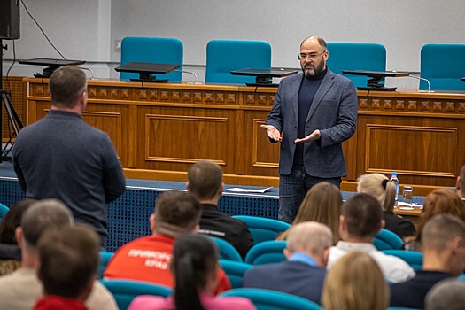 Глава Владивостока встретился с руководителями спортивных федераций города