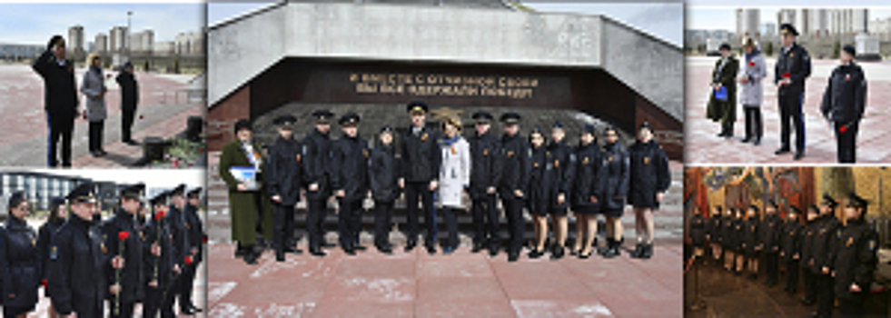 Сотрудники Главного следственного управления ГУ МВД России по Кемеровской области – Кузбассу возложили цветы к подножию мемориала Воину-Освободителю