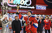 Хоккейная симфония на Красной площади. В Москве прошел гала-матч, посвященный Дню студента