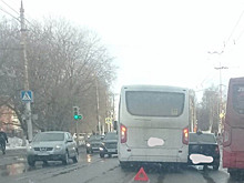 В Рязани столкнулись маршрутка и учебный автомобиль