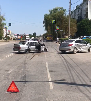 Три человека пострадали в ДТП в Волгодонске