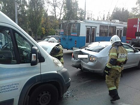 Маршрутка протаринила легковушку