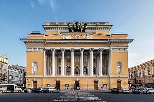 Александринский театр запустит проект с онлайн-дежурствами артистов в Instagram