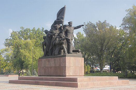Полсотни десантников против полка