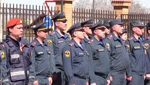В Забайкалье 40 сотрудников МЧС наградили за ликвидацию последствий пожаров