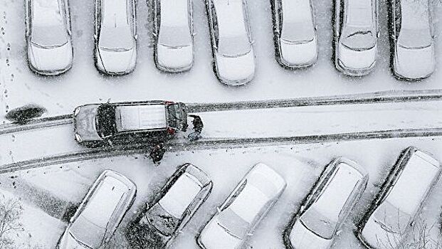 В Москве к утру воскресенья выпало около четырех сантиметров снега