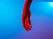 Специалисты в РФ зафиксировали новую волну пропаганды суицида среди детей в Telegram