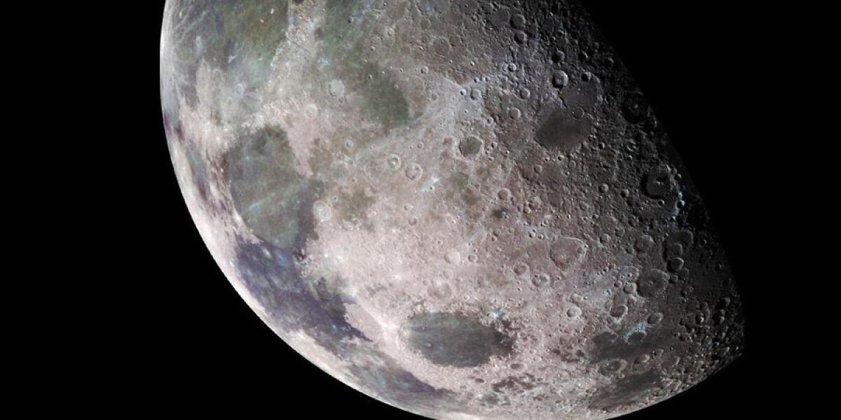 Внутри Луны нашли осколки другой планеты