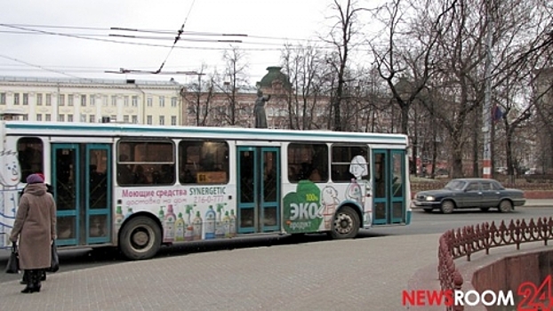 Полоса для общественного транспорта появилась на площади Революции