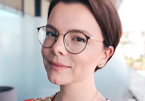 Пользователи сети обсуждают, как выглядела Брухунова до знакомства с Петросяном