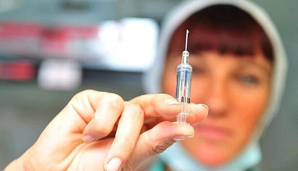 Минзрав: В России не зафиксировано ни одного случая смерти из-за прививок