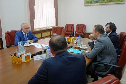 В Кировской области обсудили «войну с борщевиком» и развитие туризма
