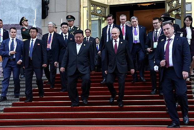 Ким Чен Ын назвал дружбу с Путиным бесценной