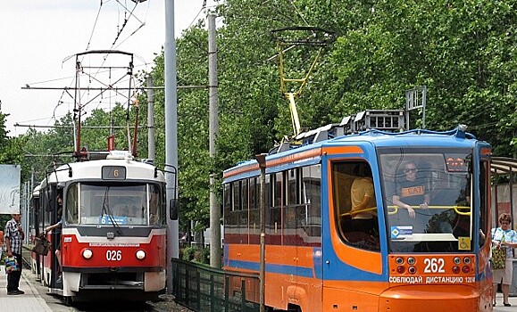В Краснодаре трамваи образовали пробку из-за ДТП