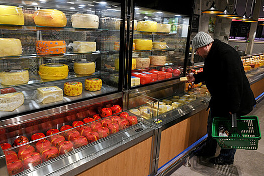 "Русский стандарт": летом россияне чаще всего покупали сыр и кофе