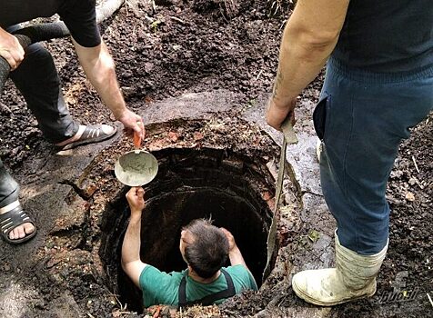 В Фатежском районе Курской области восстанавливают старинный колодец