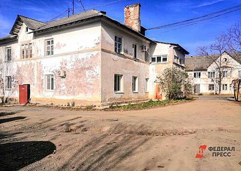 Мэр Салехарда посетил «треснувший» дом