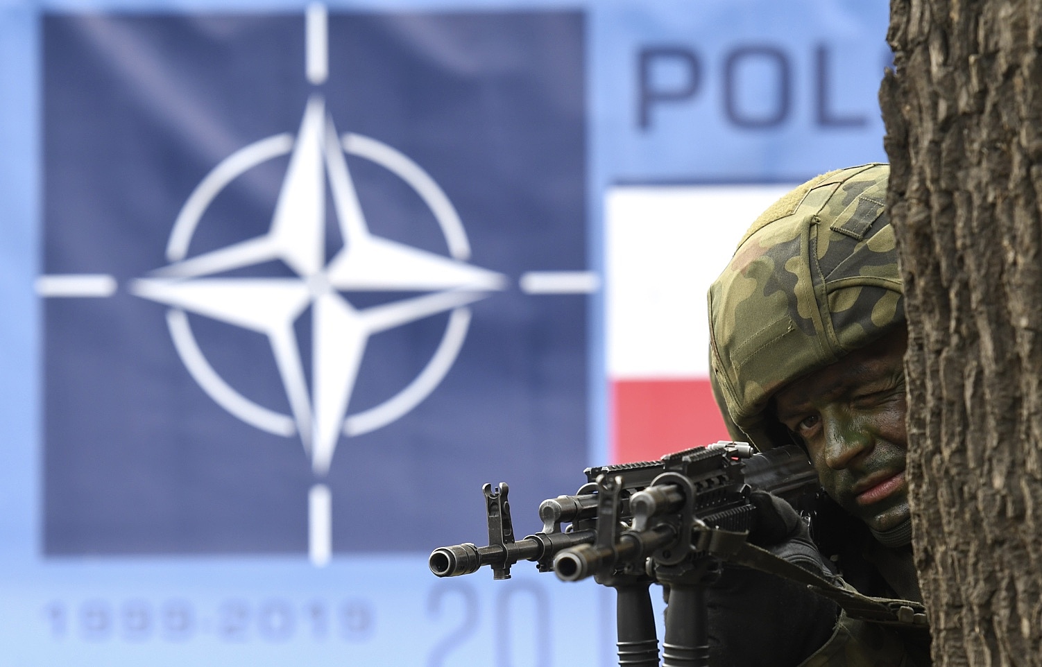 В Испании призвали НАТО к роспуску из-за милитаристской логики