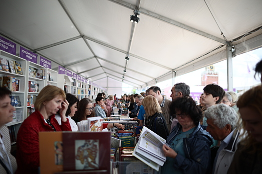Конкурс комиксов, поэты, писатели и «любимчик эпохи». Как пройдет книжный фестиваль «Красная площадь»