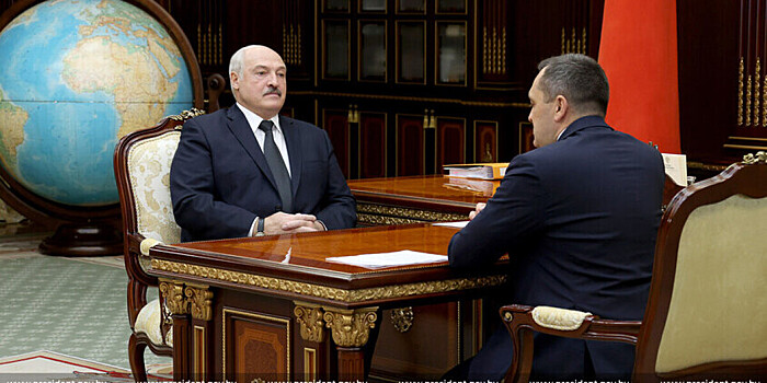Лукашенко поздравил витебчан с рекордными показателями уборочной кампании